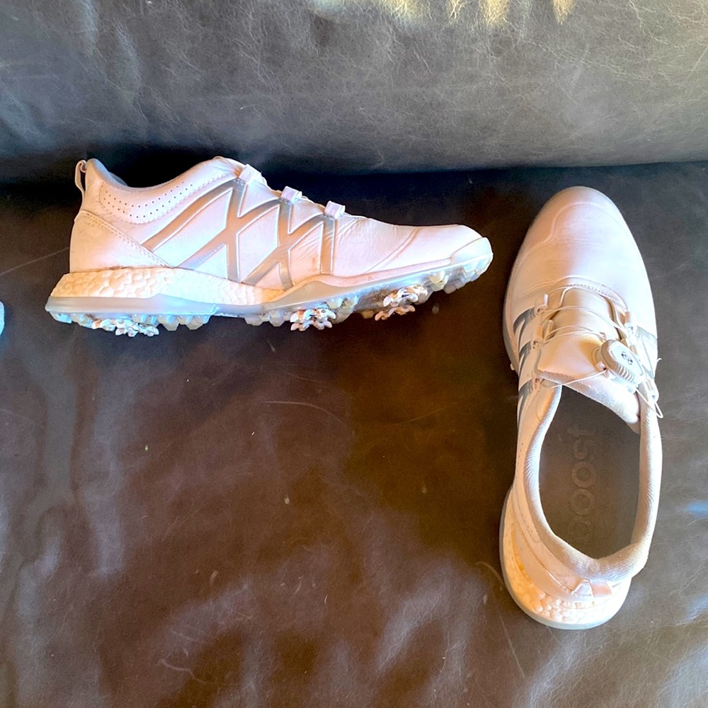 Golf shoes